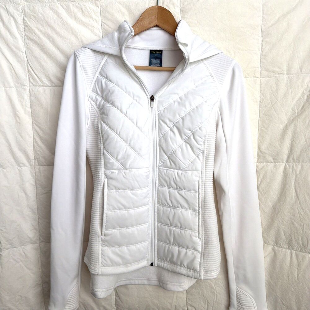 Tek Gear Women’s White Soft Hooded Fleece Puffer jacket Size M